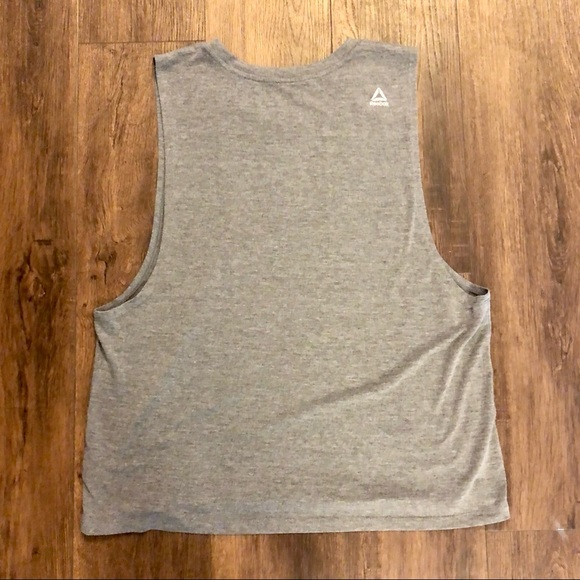 Reebok Women’s Gray Athletic Workout Tank Top With Large / Drop Armholes Size L - Picture 2 of 10